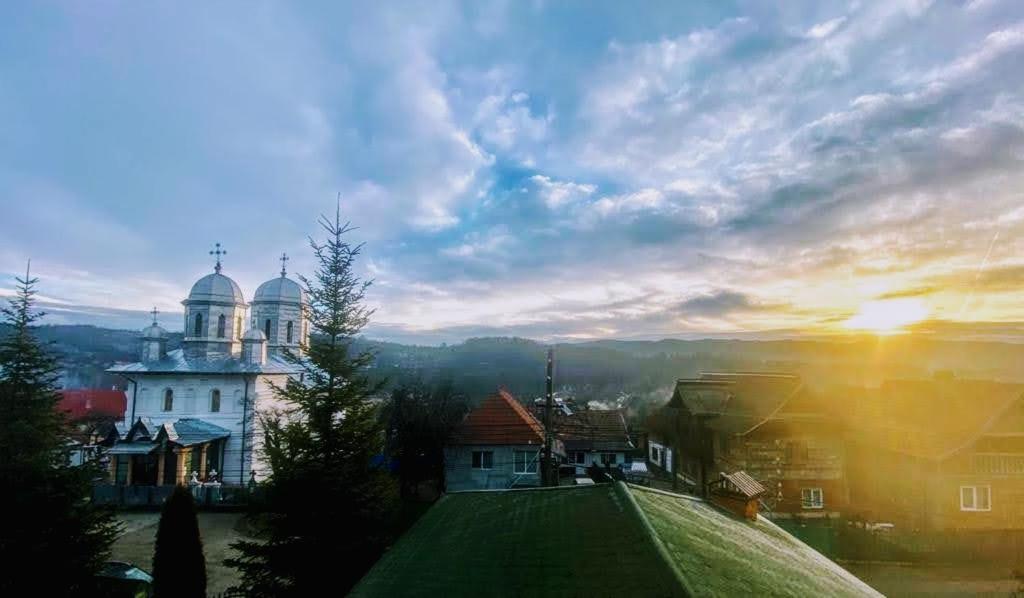 Pensiunea Agroturistica Piscul Soarelui Campulung Exterior foto